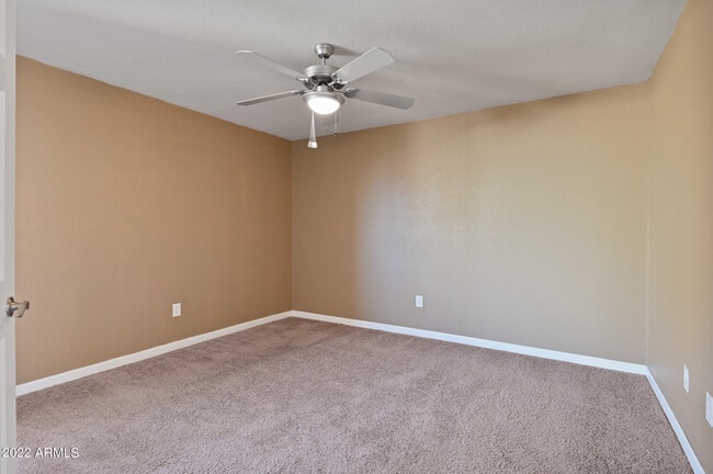 Building Photo - 5877 N Granite Reef Rd