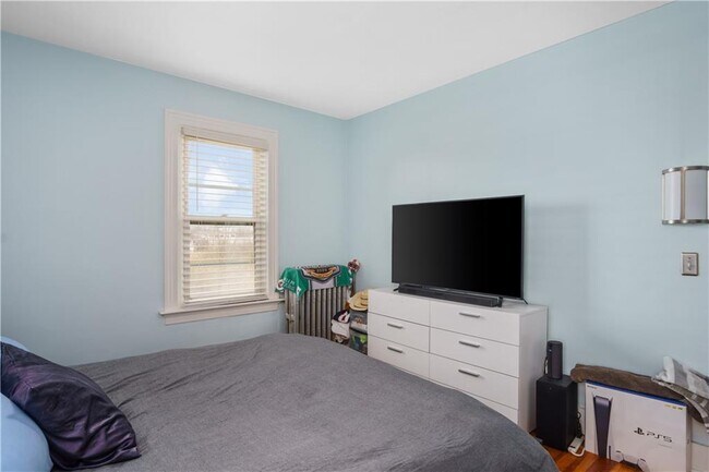 Building Photo - 209 Third St