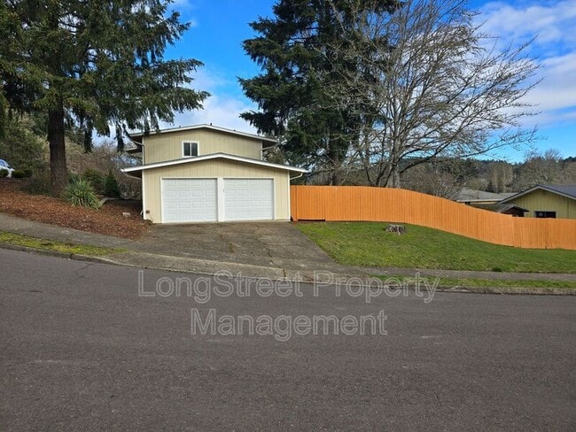 Building Photo - 2911 NW Ashwood Dr