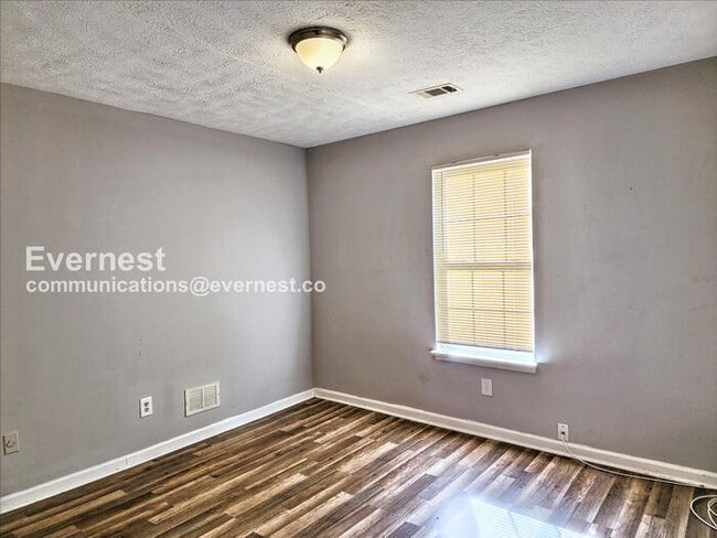 Building Photo - 1942 Cornell Way