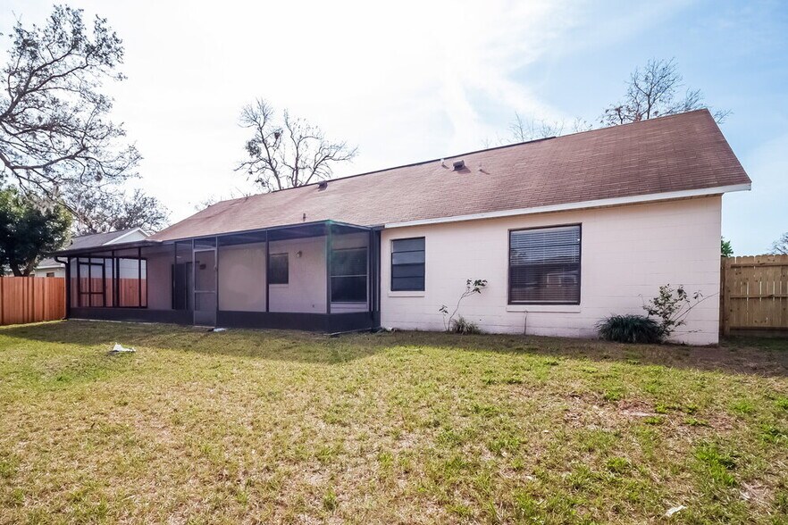 Building Photo - 9619 Bandelier Dr