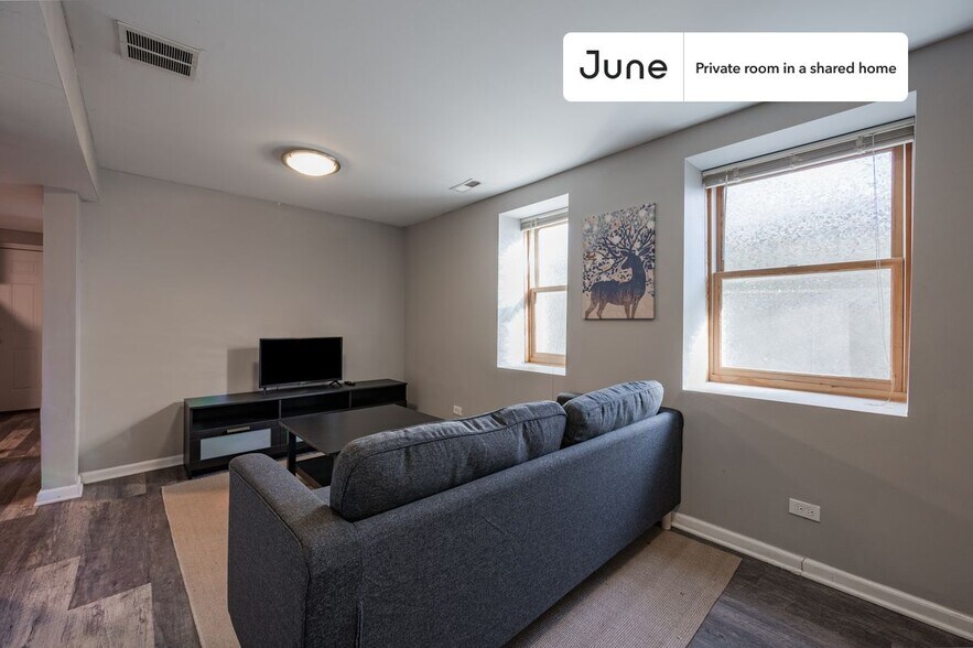 Building Photo - Room in Shared 3 bed/2 bath home