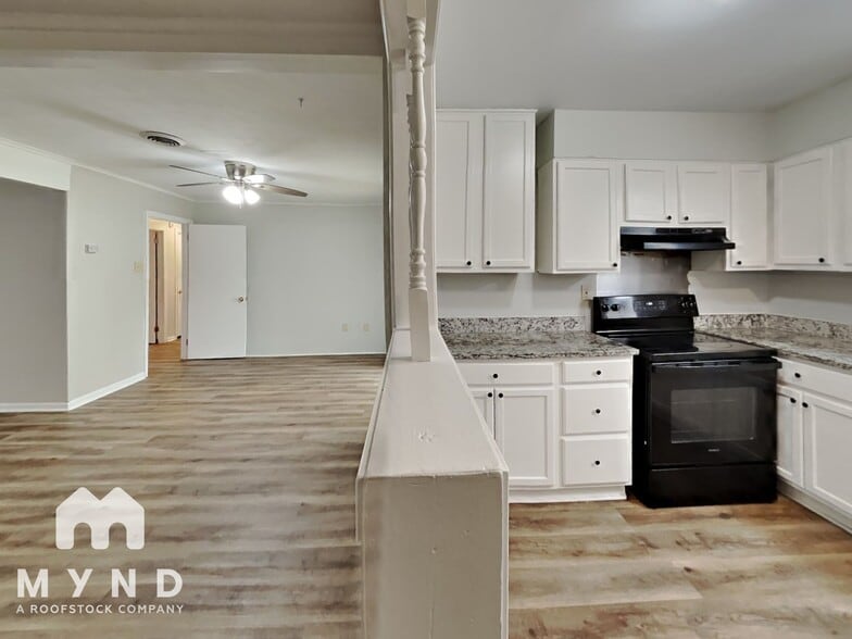 Building Photo - 1861 Warner Ave