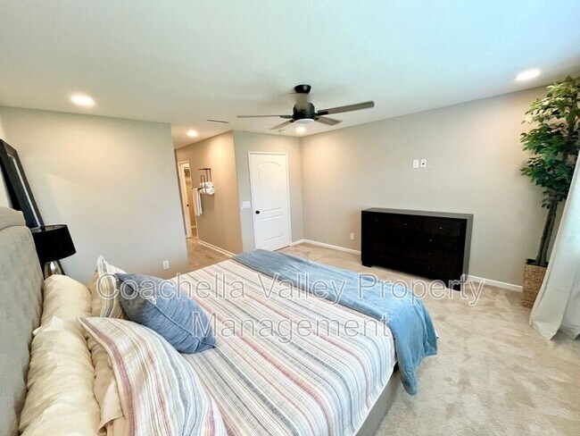 Building Photo - 84131 Azzura Way