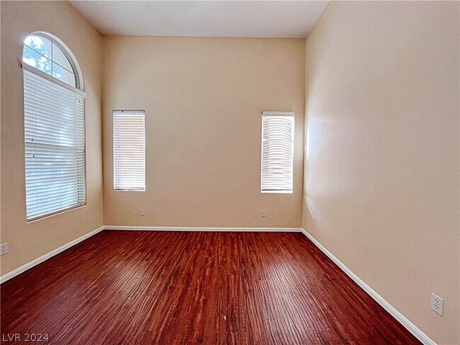 Building Photo - 1446 Maryland Heights Ave