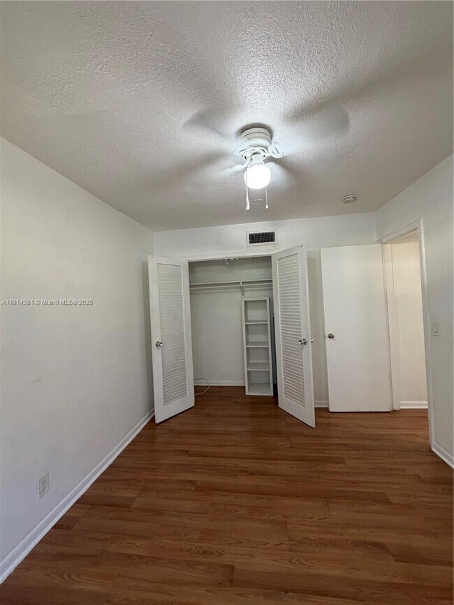 Building Photo - 125 SW 1st Ave