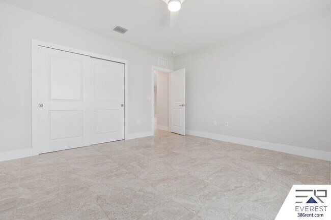 Building Photo - 22 Woodlyn Ln