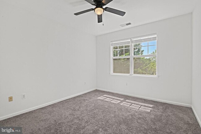 Building Photo - 12921 Centre Park Cir