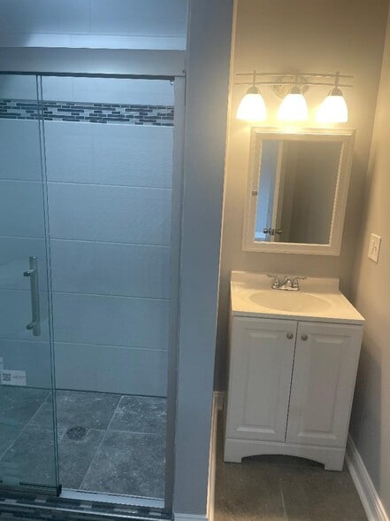 Building Photo - 3021 E 138th Pl