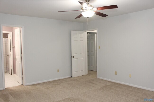 Building Photo - 364 Oakland Rd