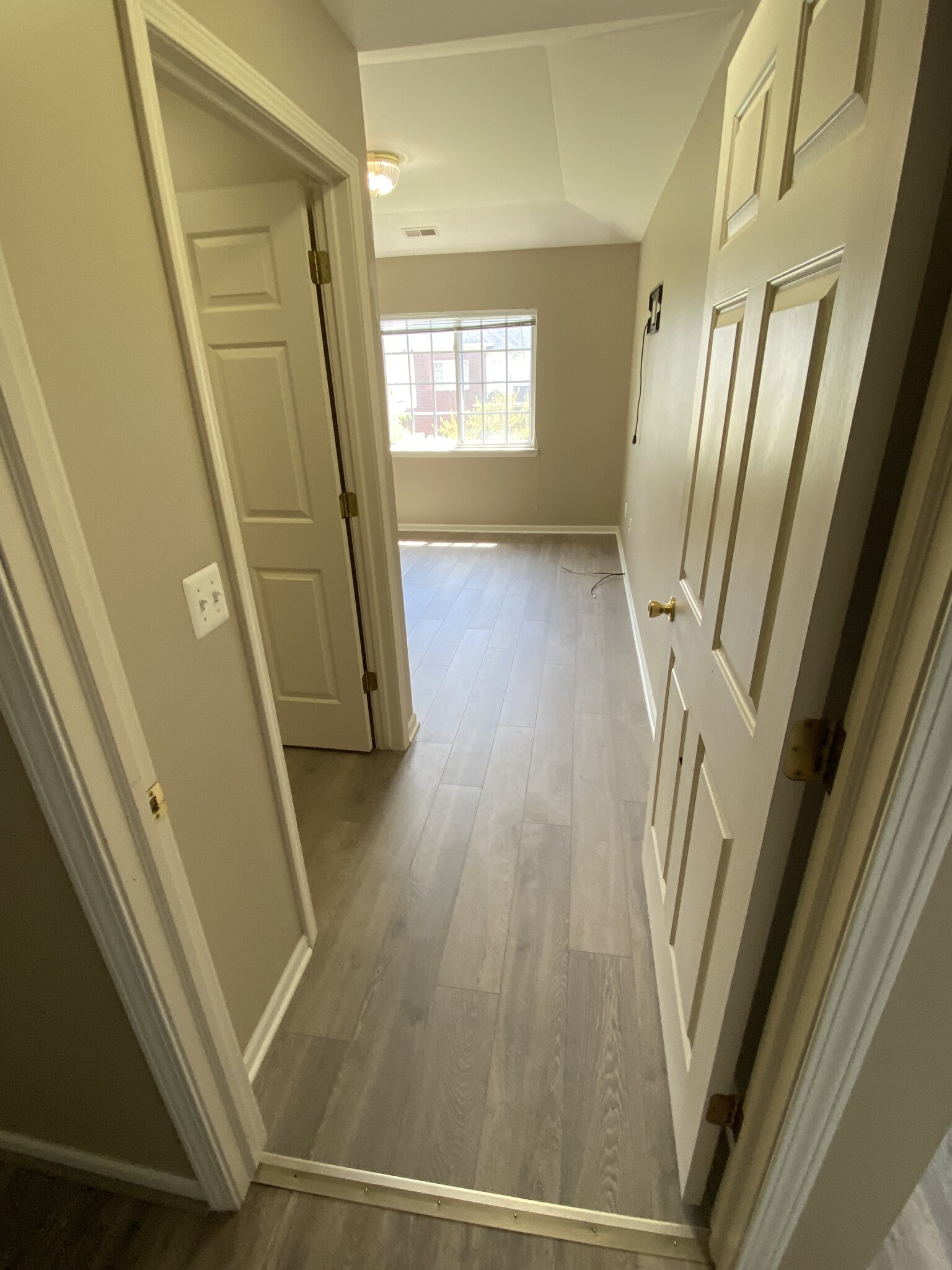 Building Photo - 5625 Twin Oaks Dr