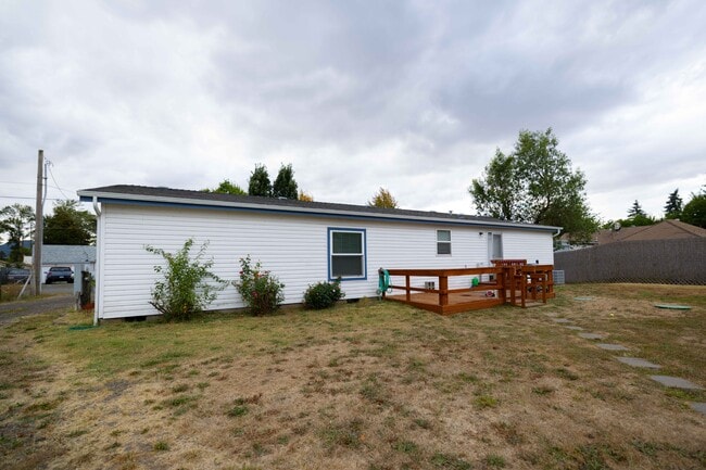 Building Photo - 2255 Fuller Ln