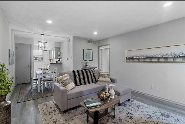 Building Photo - 1810 N Garrett-190.14