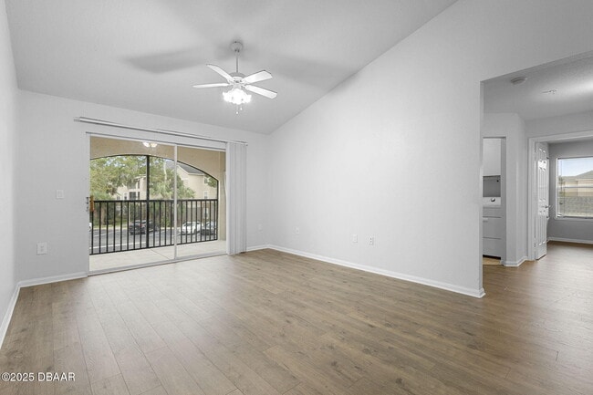 Building Photo - 940 Village Trail