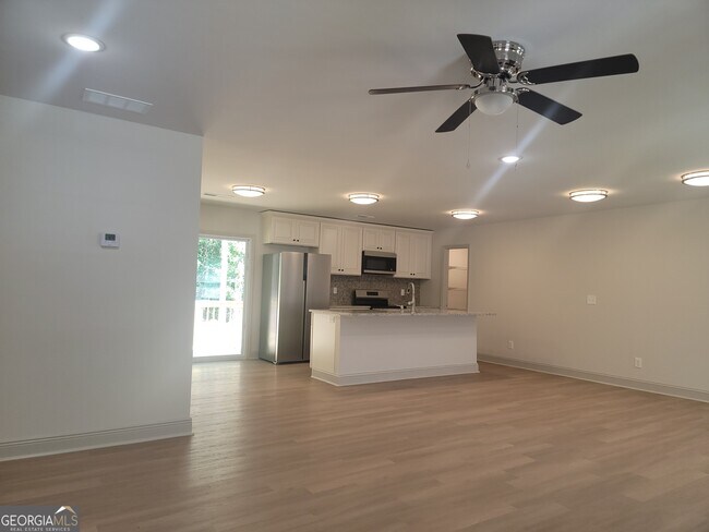 Building Photo - 413 Loblolly Ridge Rd