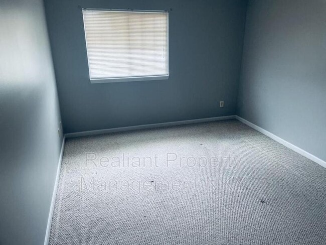 Building Photo - 1065 Wellington Dr