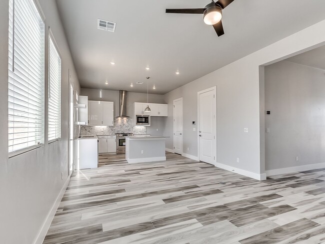 Building Photo - Beautiful New Construction Home in Edmond/...