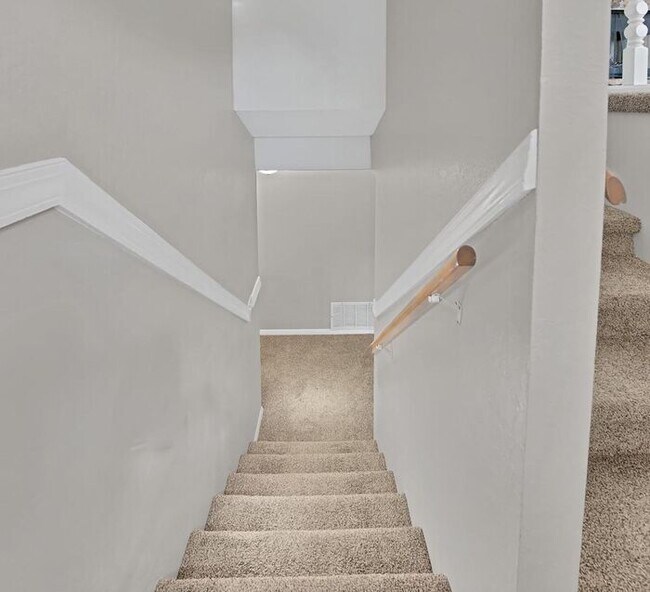 Building Photo - Spacious 5-Bedroom Home in Paradise Hills – North Grand Junction