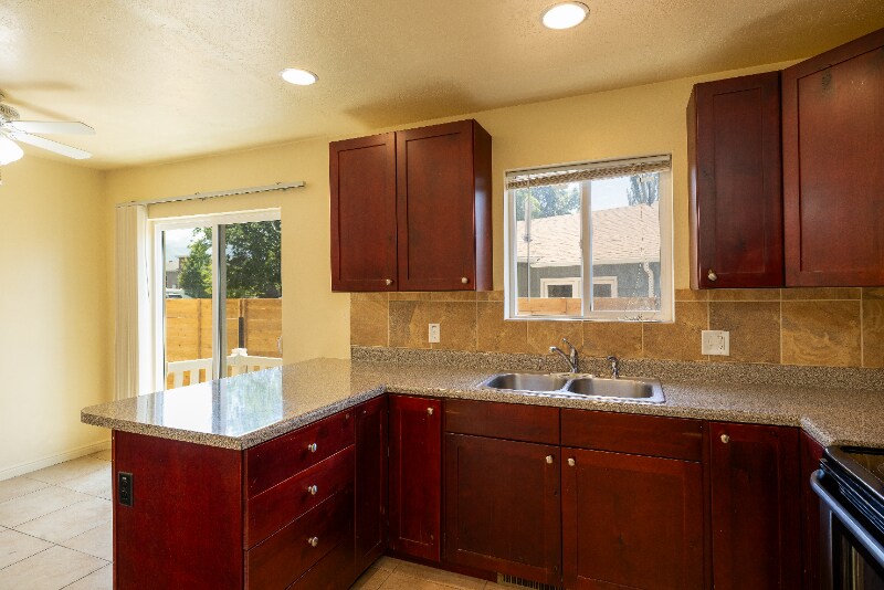 Building Photo - 496 E 3400 S