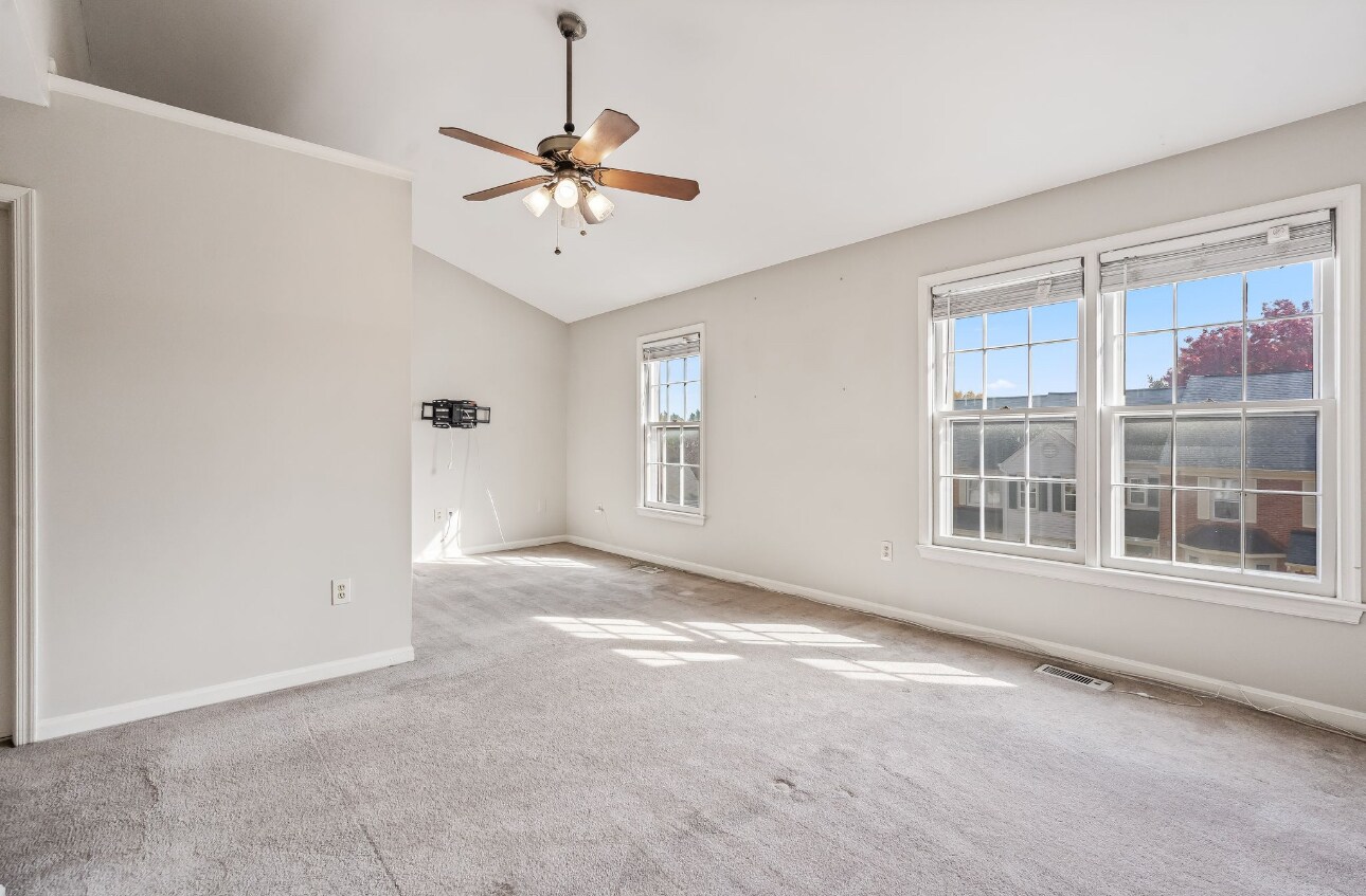 Building Photo - 7385 Hidden Knolls Ct