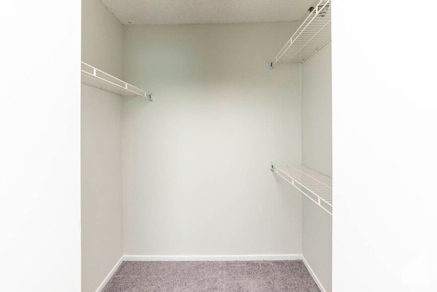 Building Photo - 195 N Harbor Dr