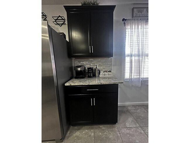 Building Photo - 4609 SW Babylon St