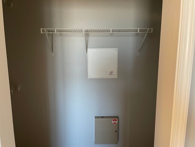Building Photo - Two Bedroom Condo in Gated Community