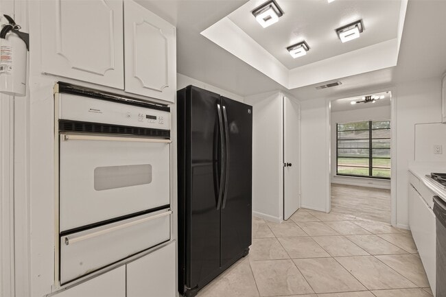 Building Photo - 5523 Kuldell Dr