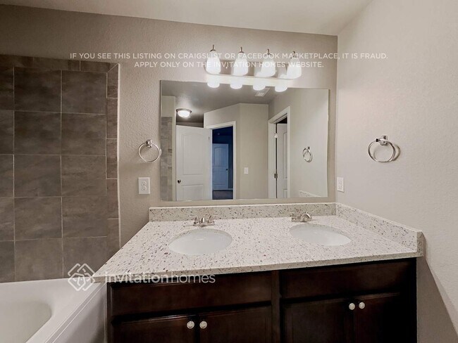 Building Photo - 10949 Quercia Cir