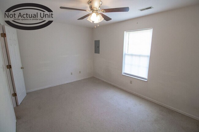 Building Photo - 1413-1415-1415 N Frideriki Dr