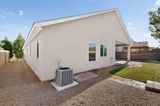 Building Photo - 2135 N Ensenada Cir SE