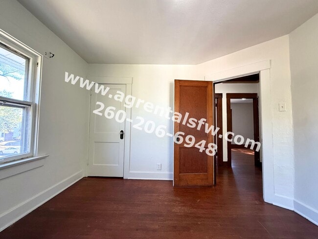Building Photo - 3 Bedroom House