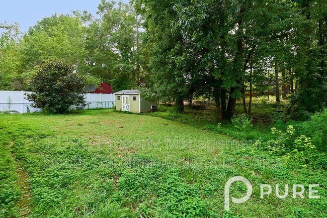 Building Photo - 308 Southampton Dr