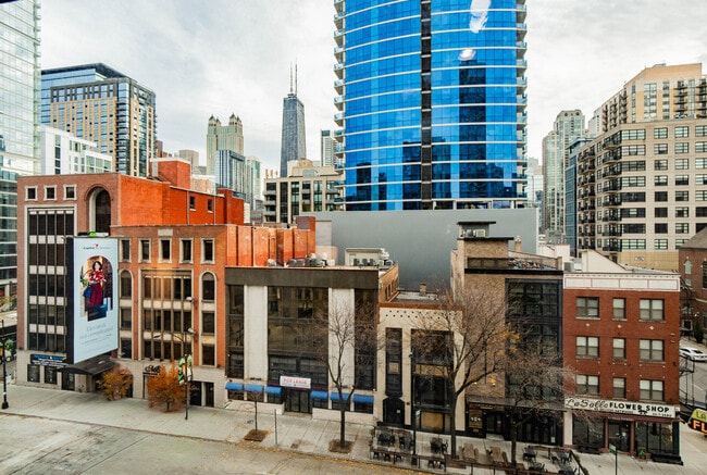 Building Photo - 150 W Superior St