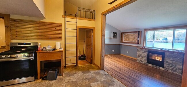 Building Photo - 89 Jolicoeur Ave