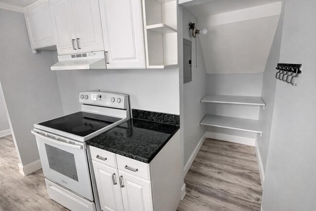 Building Photo - 39 Bishop Dr