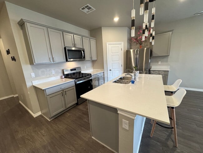 Building Photo - 2748 Alice Dr