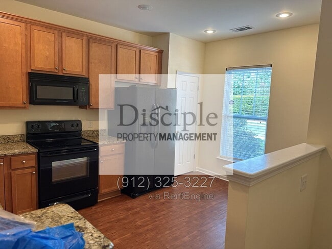 Building Photo - 169 Regency Cir
