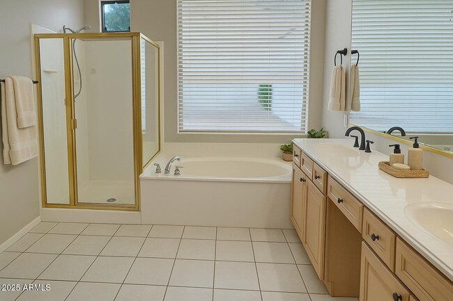 Building Photo - 231 E Krista Way