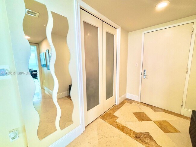 Building Photo - 1830 S Ocean Dr