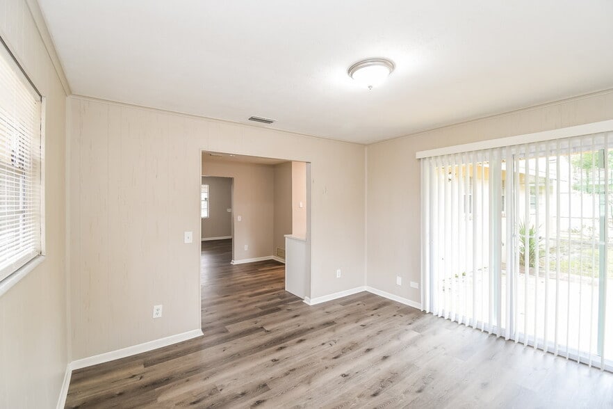 Building Photo - 4415 Argentine Dr N