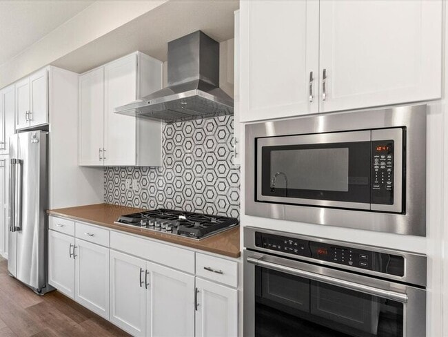 Building Photo - 2504 N Moline St