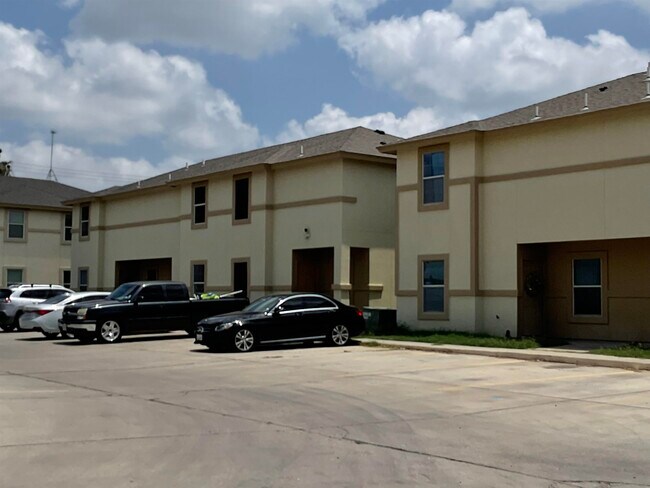 Building Photo - 1014 Ranchway Dr