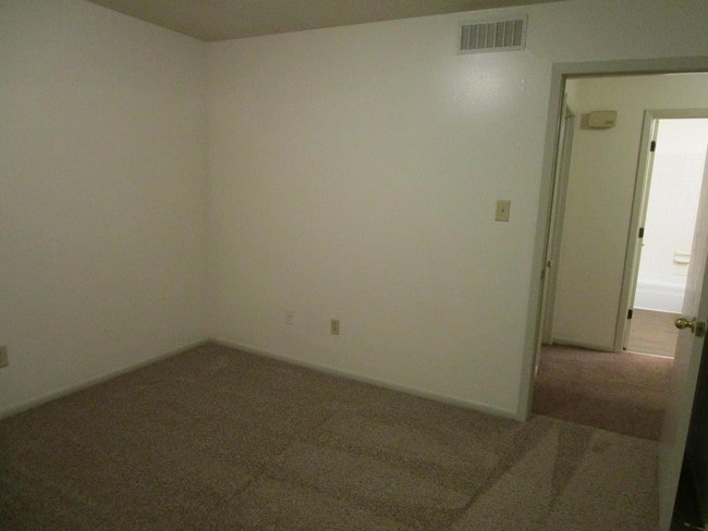 Building Photo - 4325 W Bethany Dr