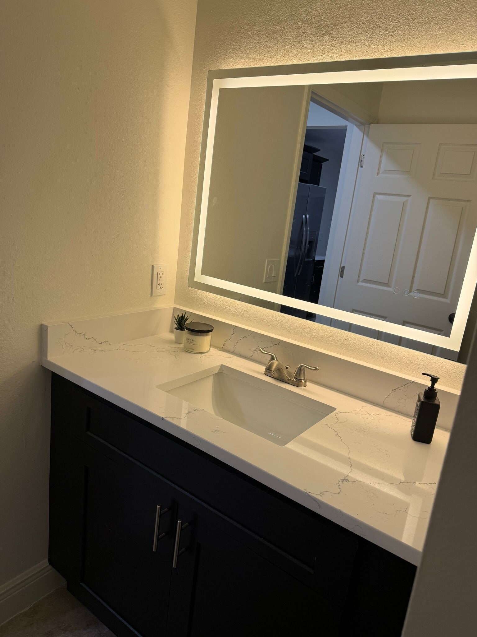 Building Photo - 2425 Ashecroft Dr