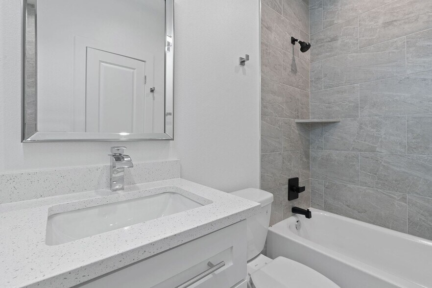 Building Photo - 124 S Mockingbird Cir
