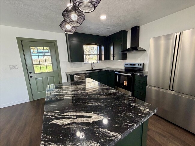 Building Photo - 100 Shady Oaks Ln