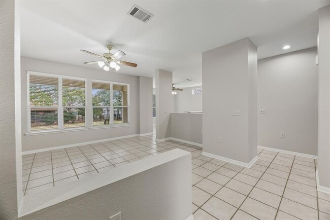 Building Photo - 121 Coreopsis Way