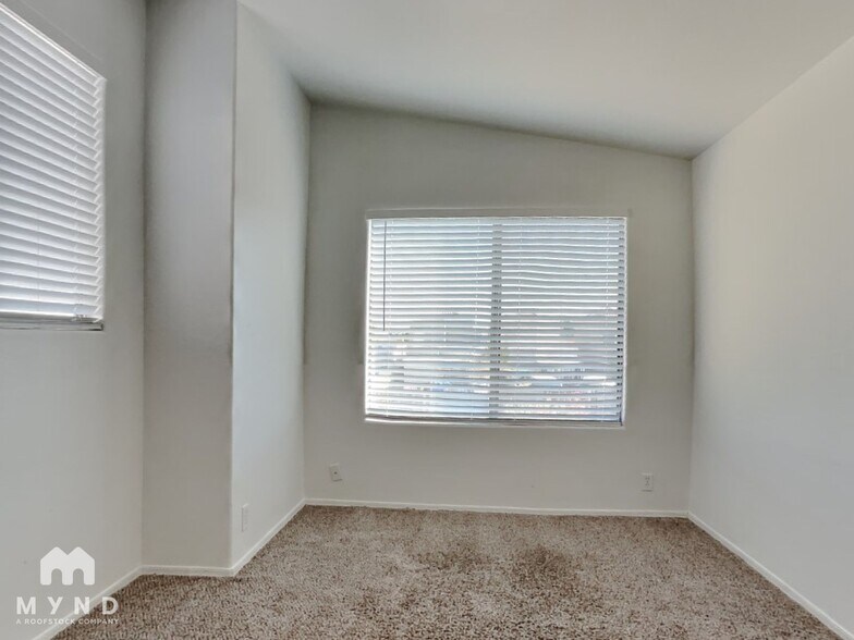 Building Photo - 5862 E Norwood St