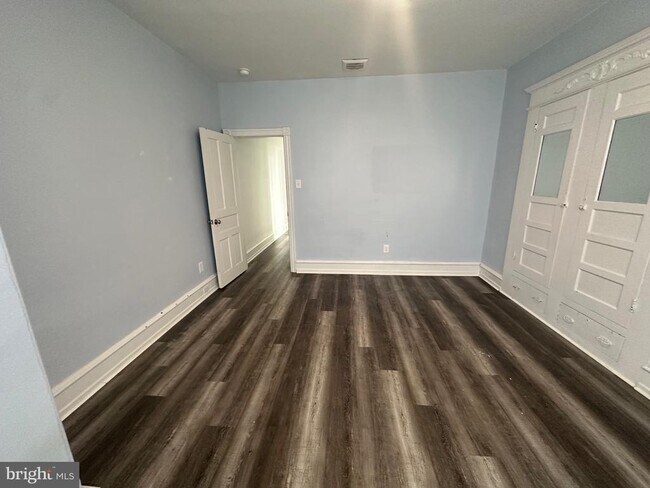 Building Photo - 401 Righter St